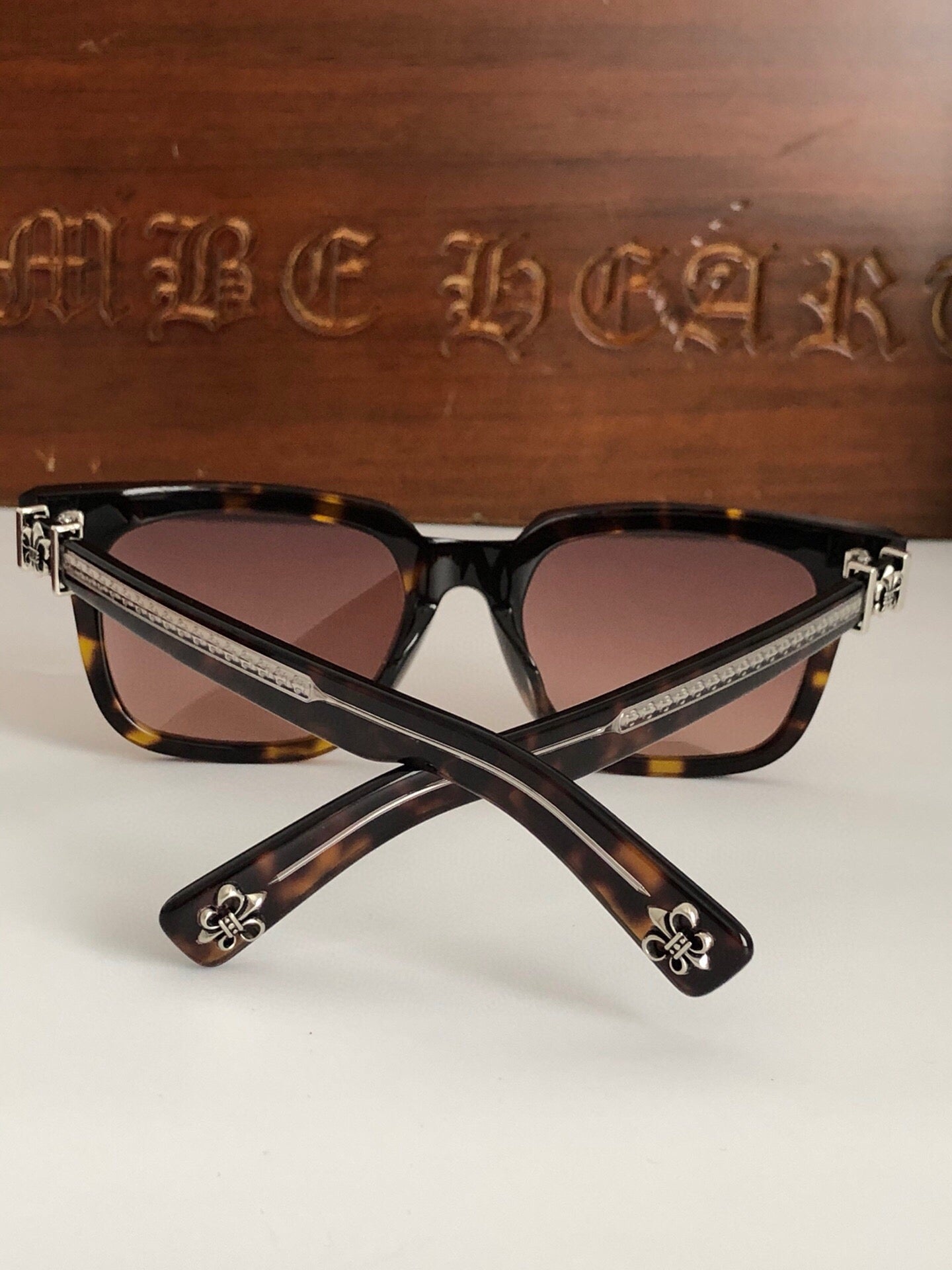 크롬하츠 엠비딕스트로우스 선글라스