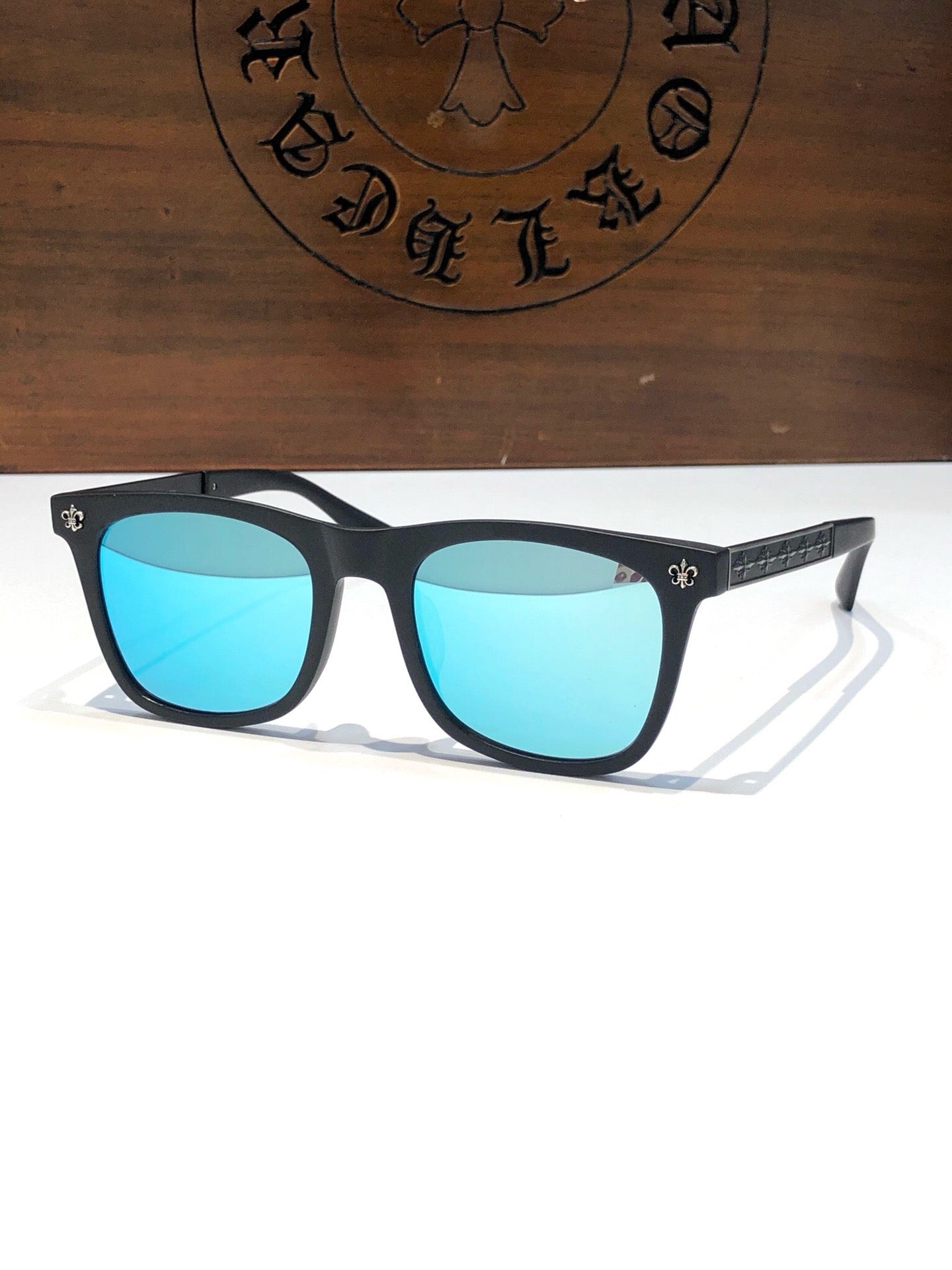 크롬하츠 플럼 선글라스