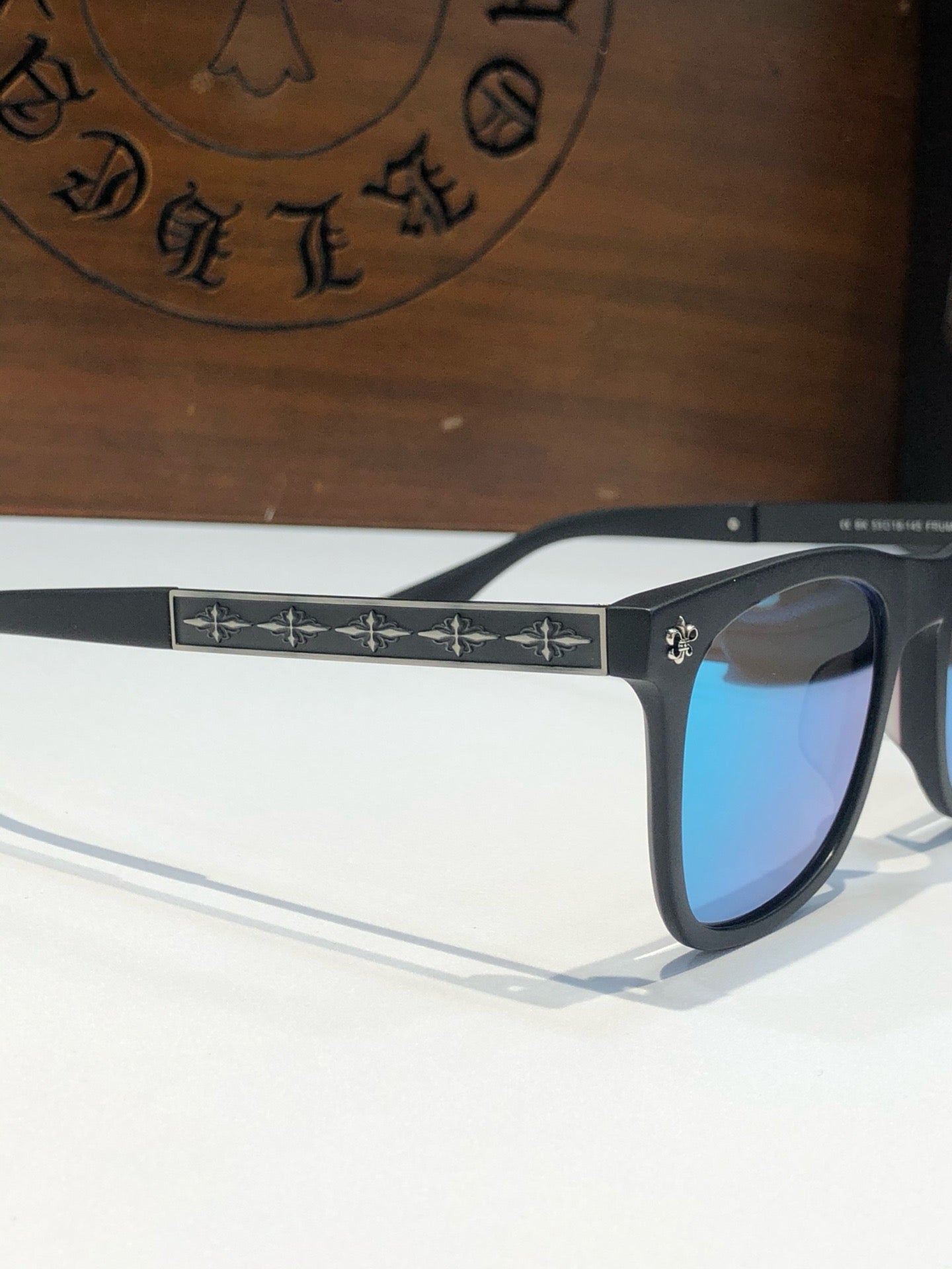 크롬하츠 플럼 선글라스