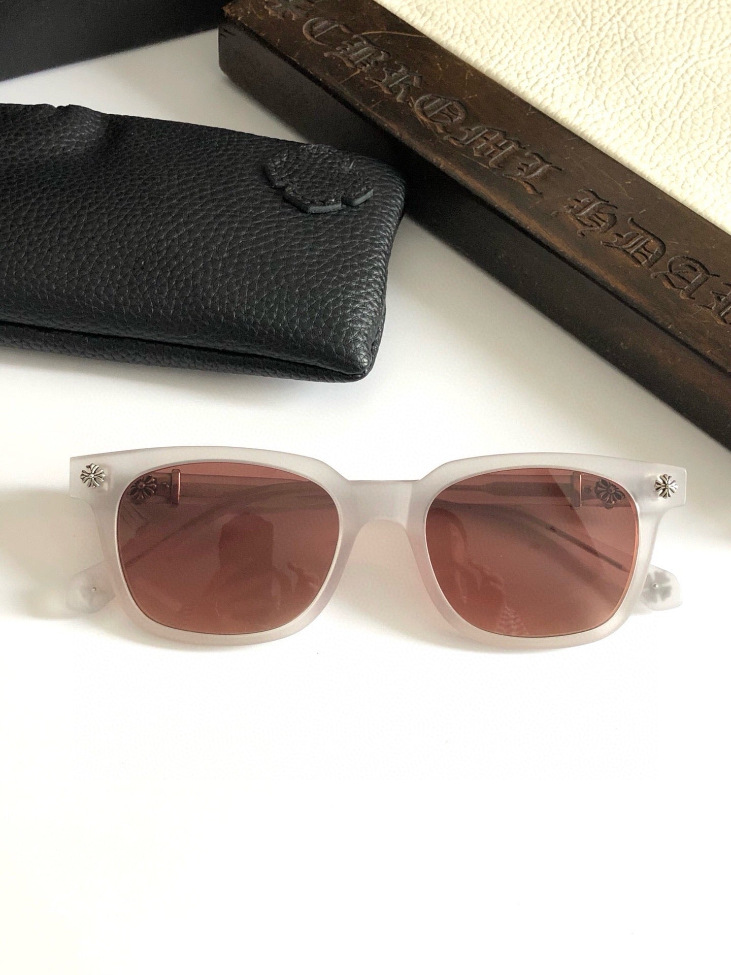 크롬하츠 콕스 어커 선글라스