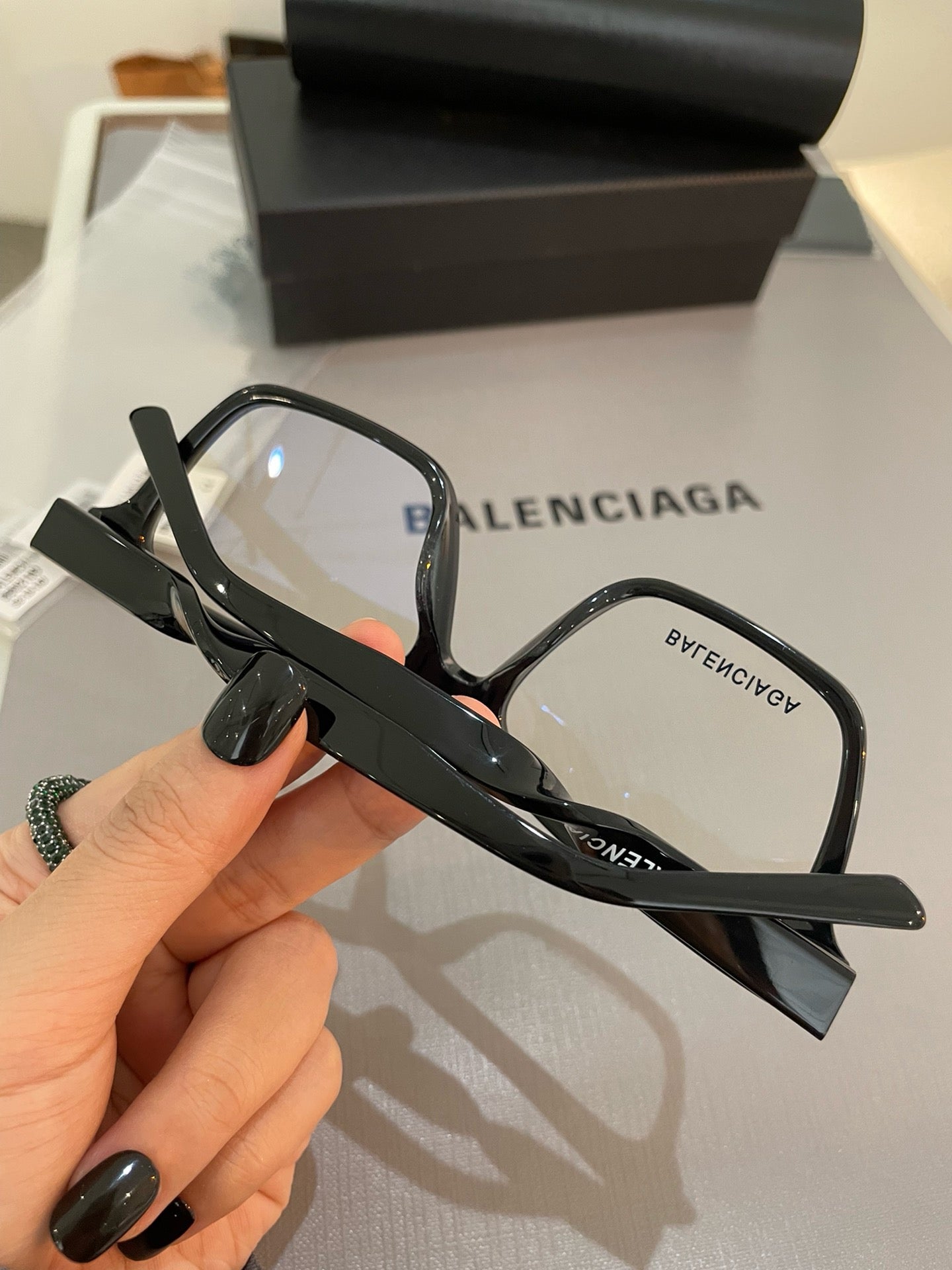 발렌시아가 안경 BB0210O