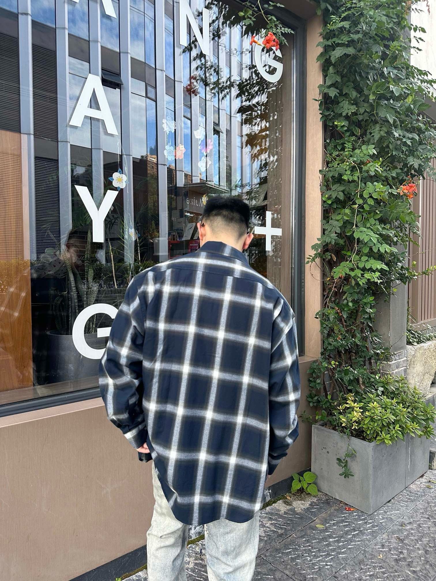 아크네 스튜디오 네이비 버튼업 셔츠