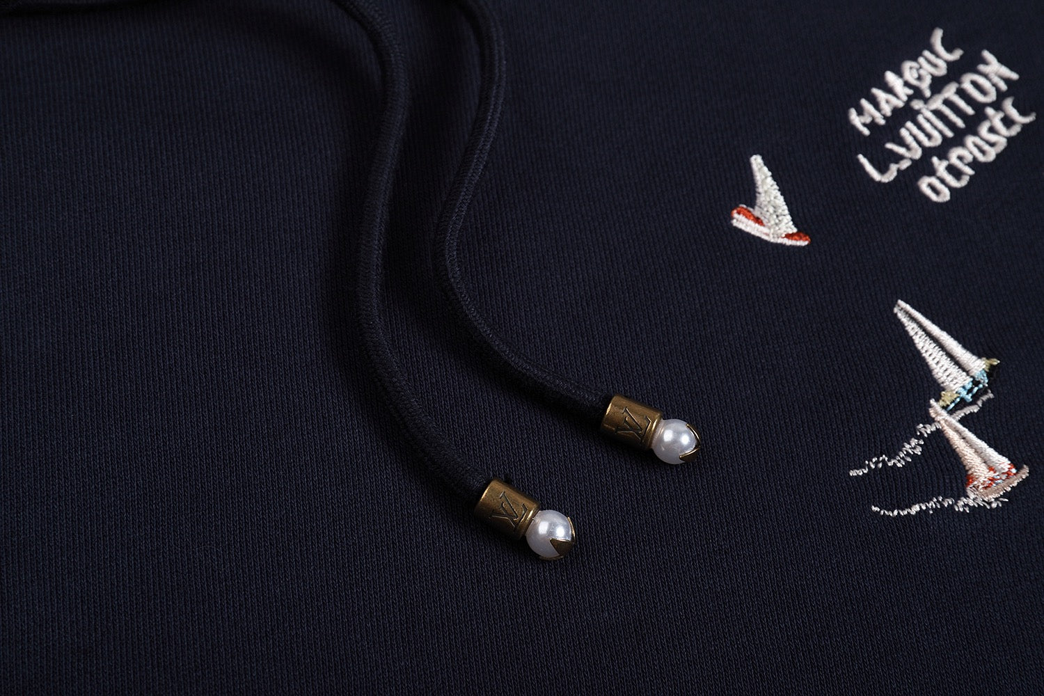 루이비통 엠브로이더드 시그니처 후디