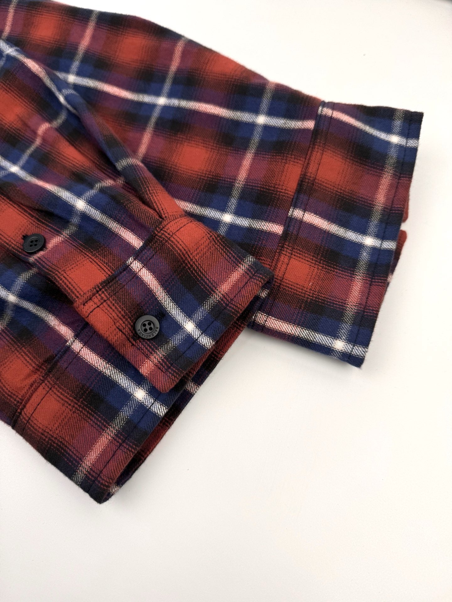 발렌시아가 셔츠