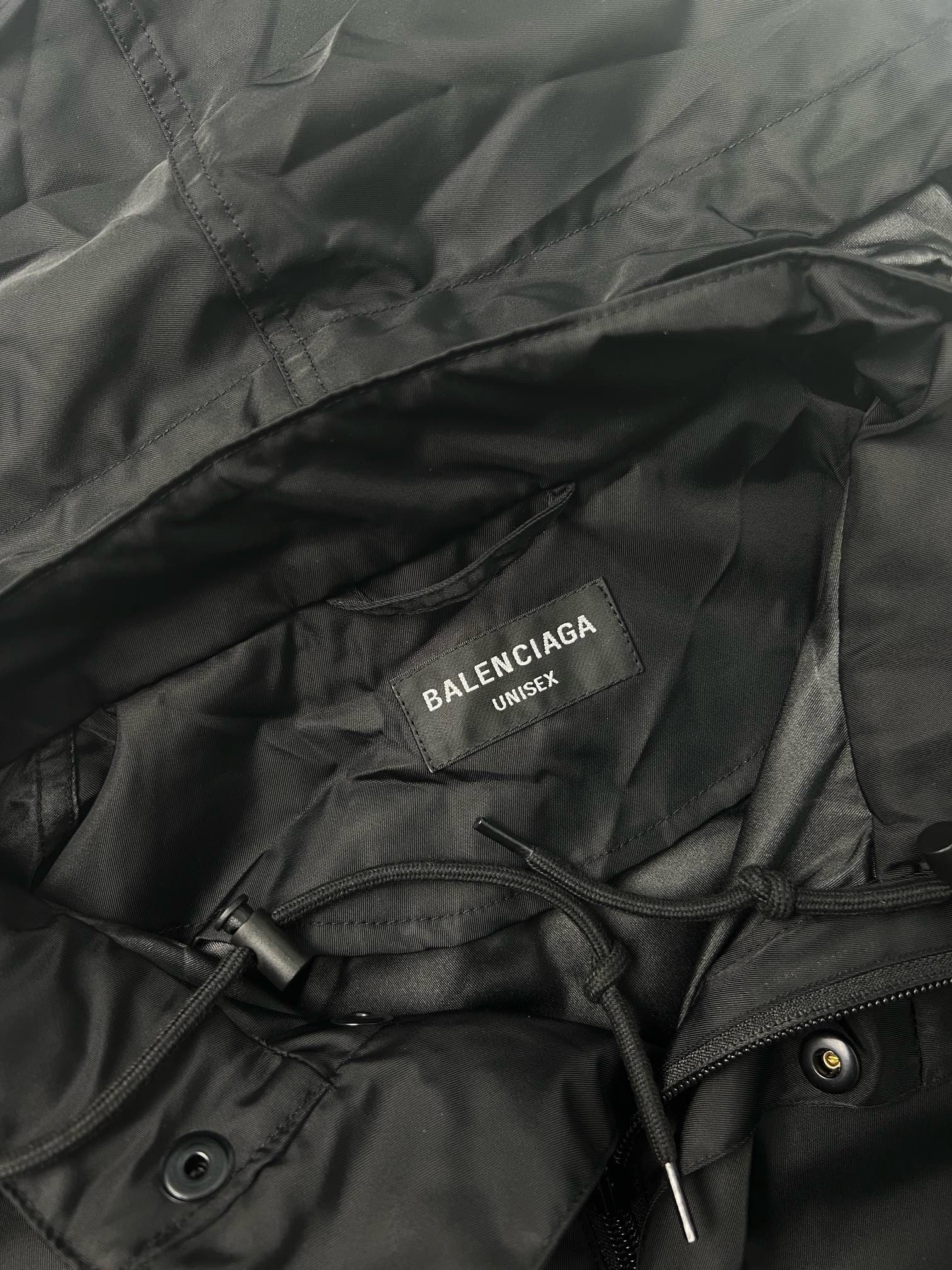 발렌시아가 테이프 타입 윈드브레이커