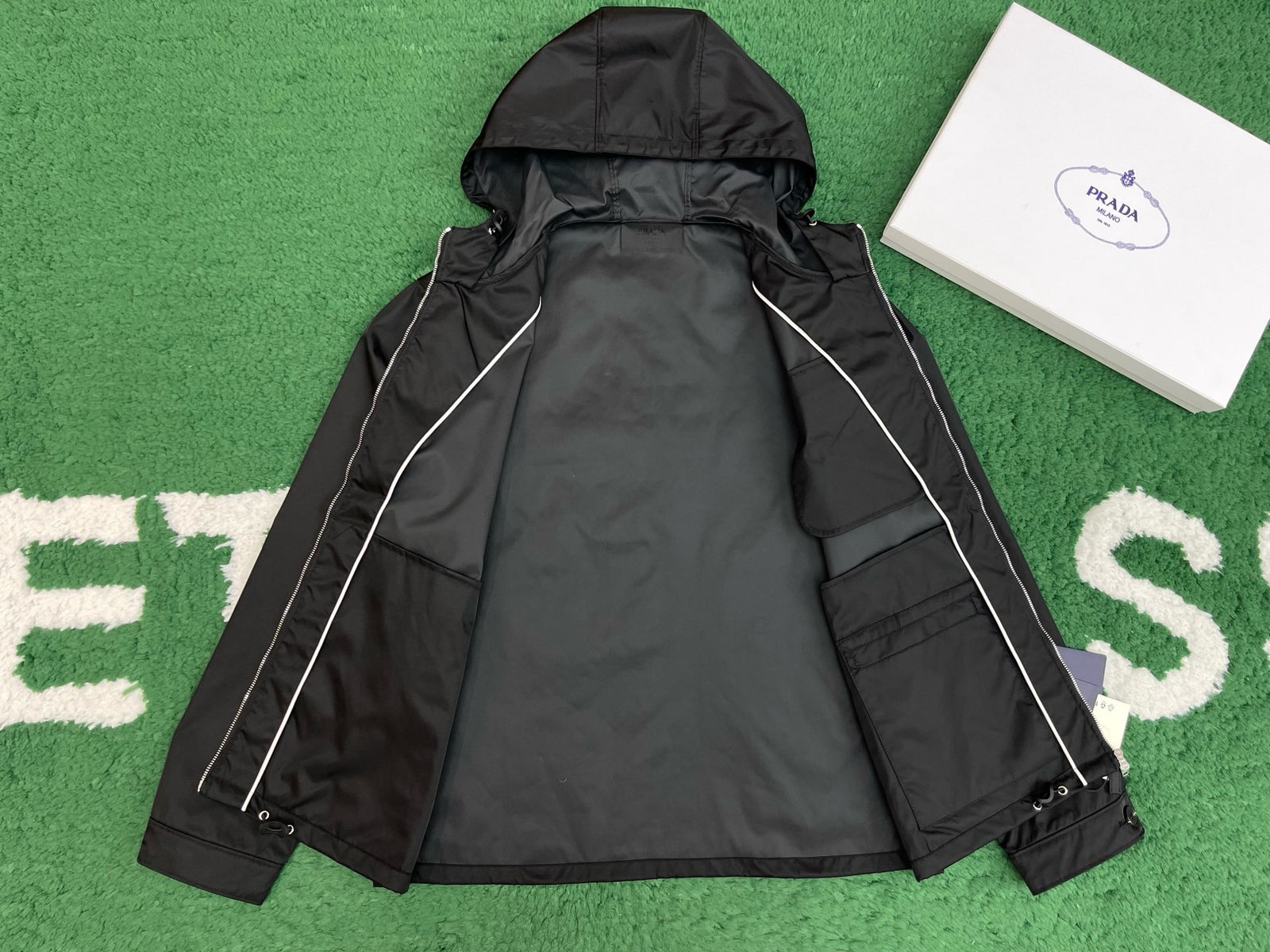 프라다 리나일론 후드 블루종 자켓