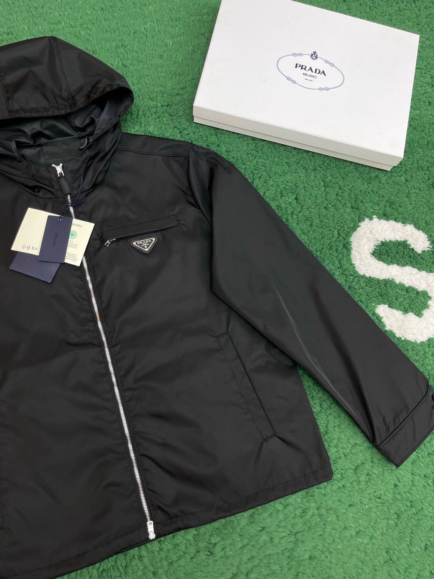 프라다 리나일론 후드 블루종 자켓