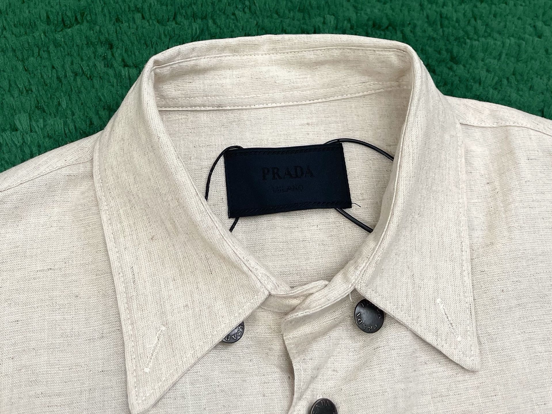 프라다 샴브레이 셔츠