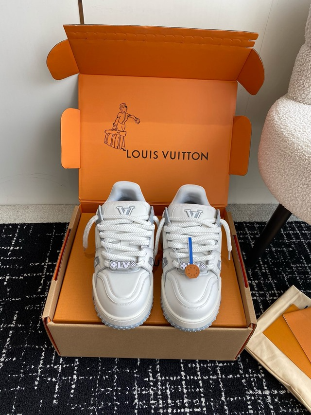 루이비통 LV 트레이너 맥시 스니커즈