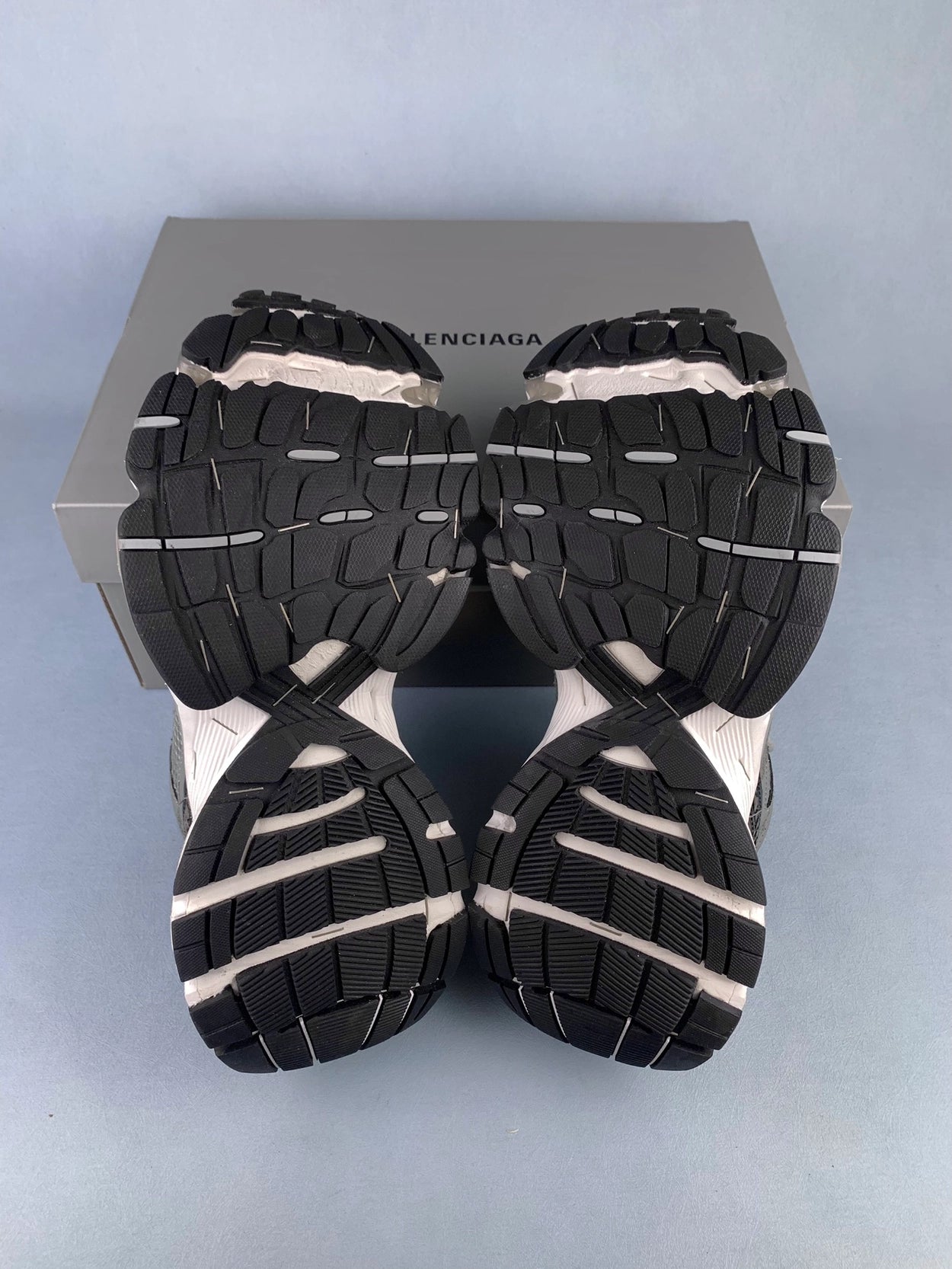 발렌시아가 스테이플러 스니커즈 실버 그레이