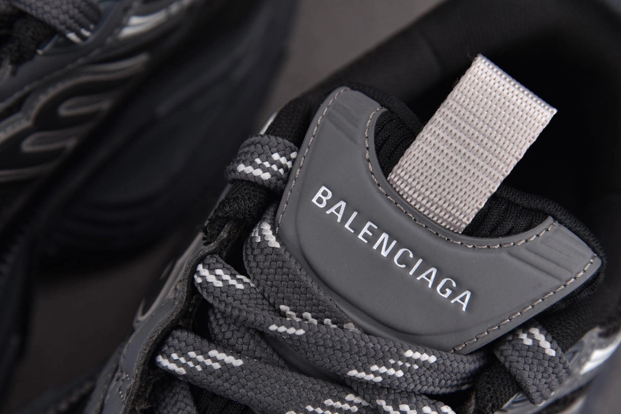 발렌시아가 6XL 스니커즈 블랙 그레이