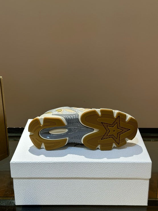 디올 크로노 스니커즈 메쉬