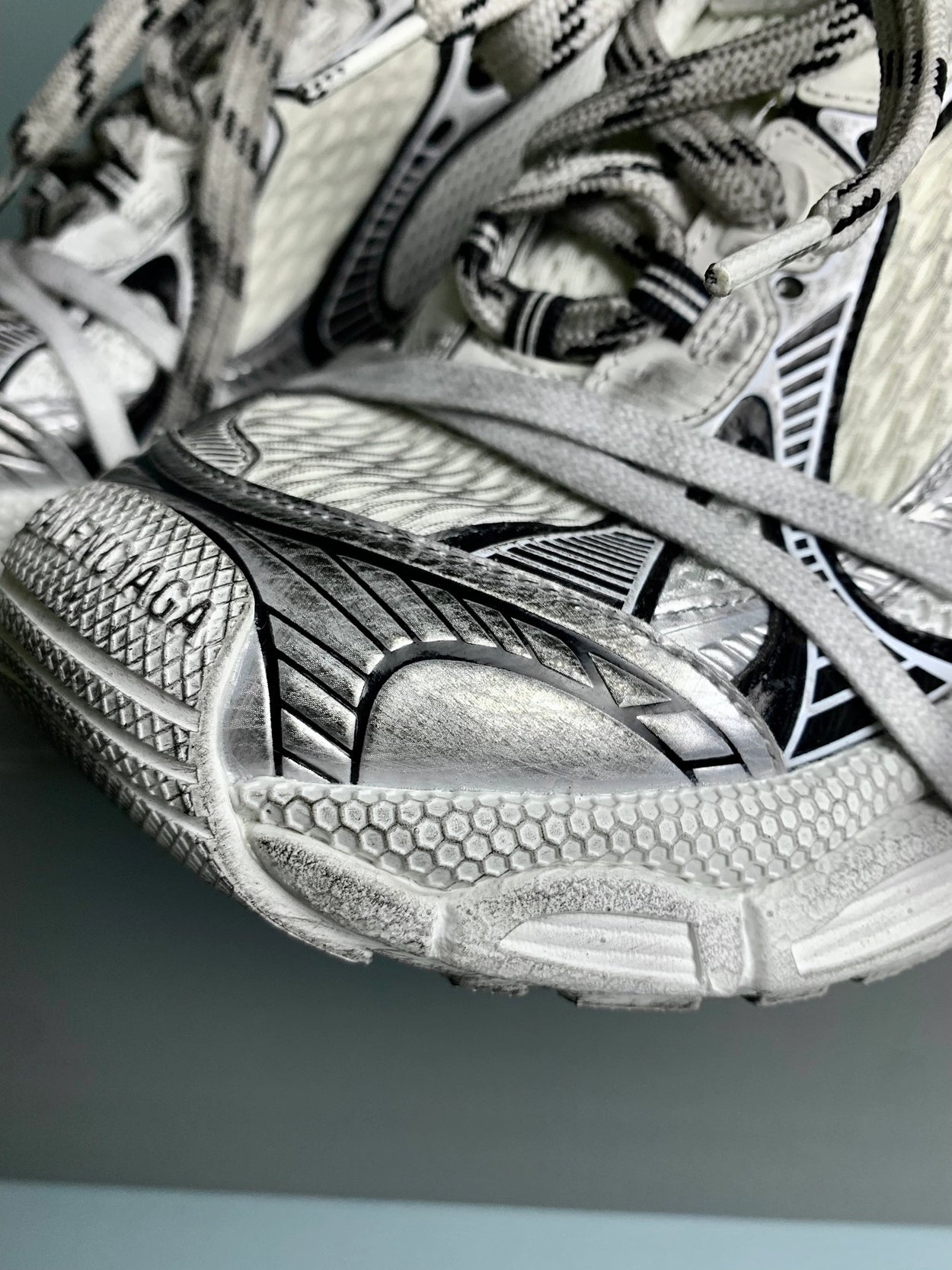 발렌시아가 3XL 스니커즈 화이트 블랙