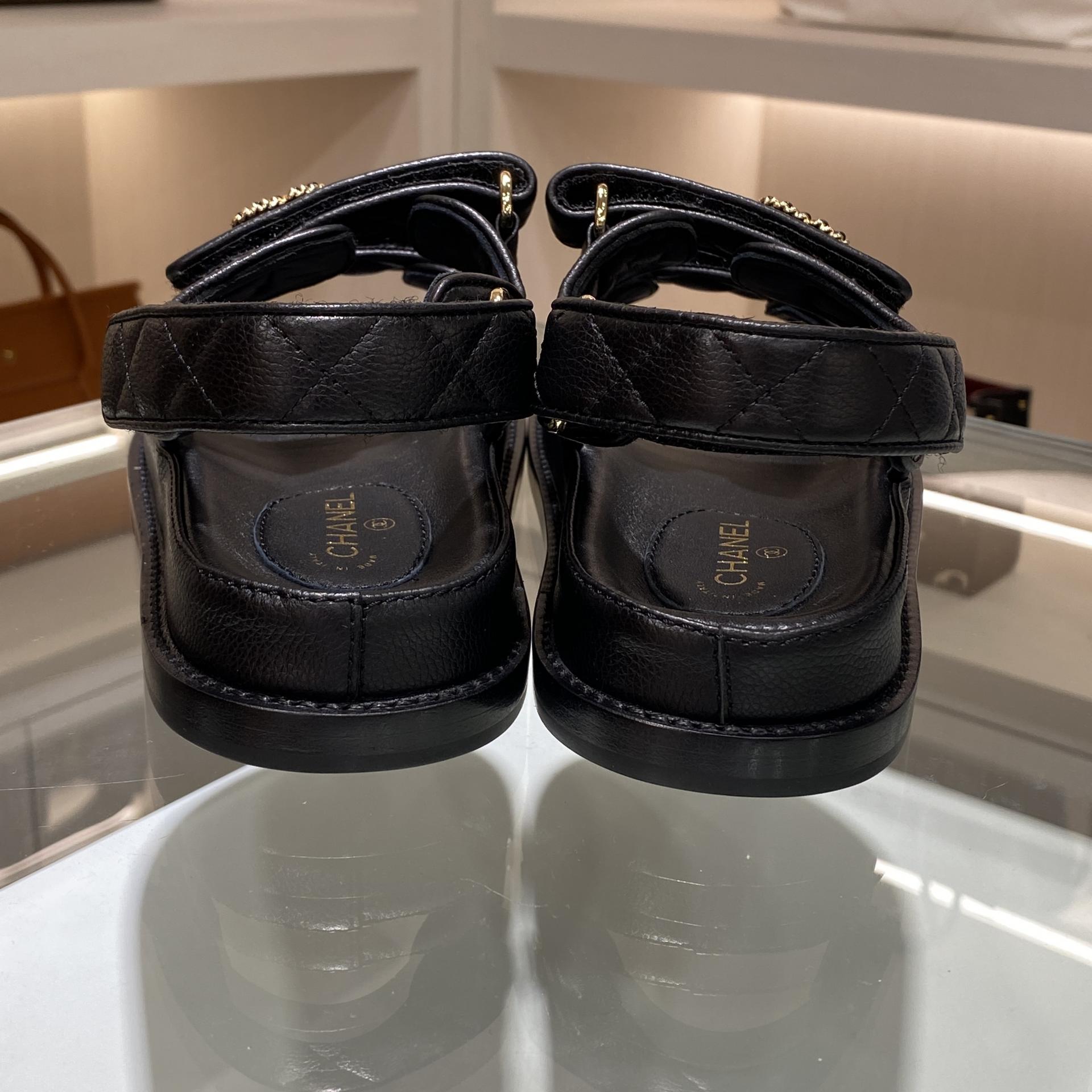 샤넬 크루즈 벨크로 가죽 샌들