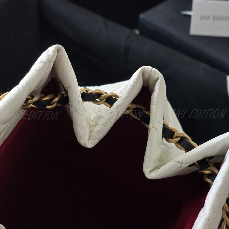 샤넬 가브리엘 백팩 스몰 (화이트)