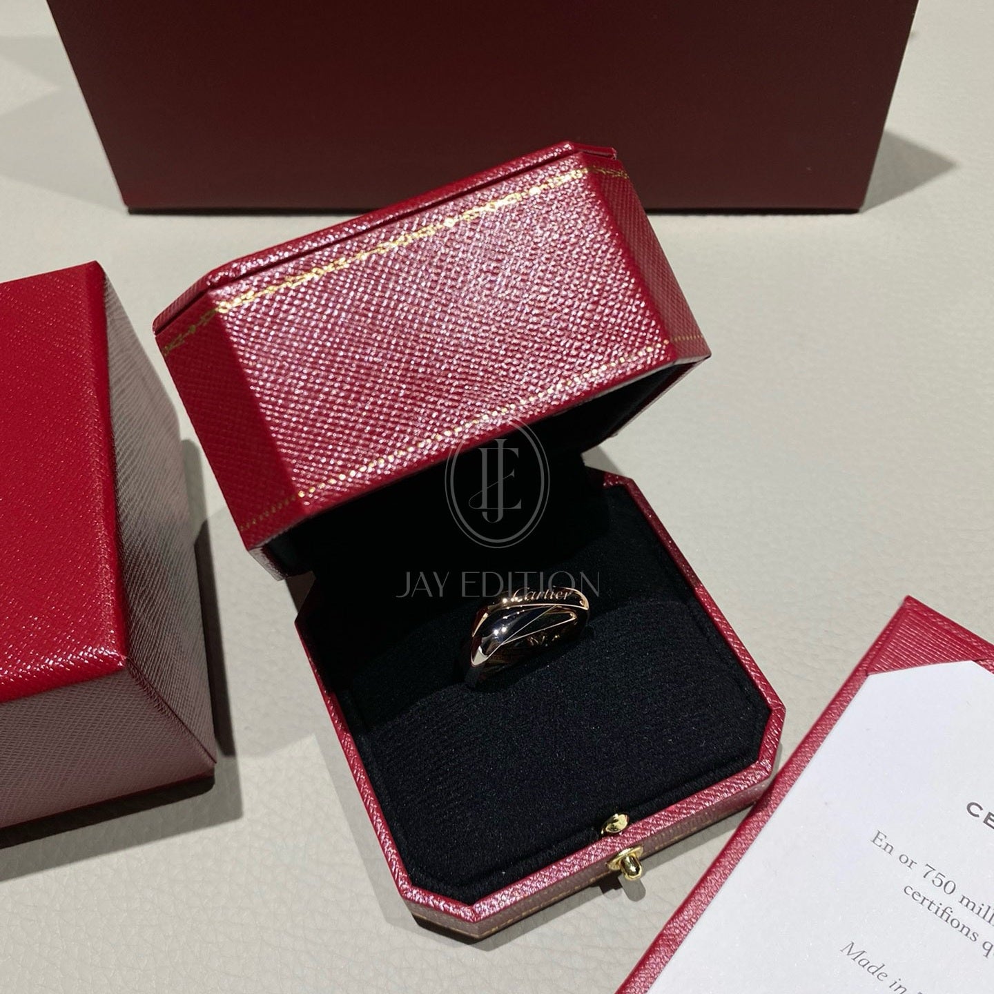 까르띠에 트리니티 쿠션 링 클래식 (18K)