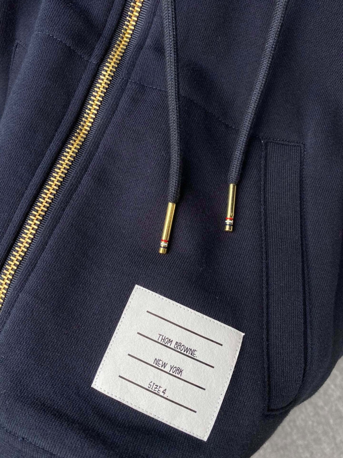 톰브라운 4선 클래식 후드 집업