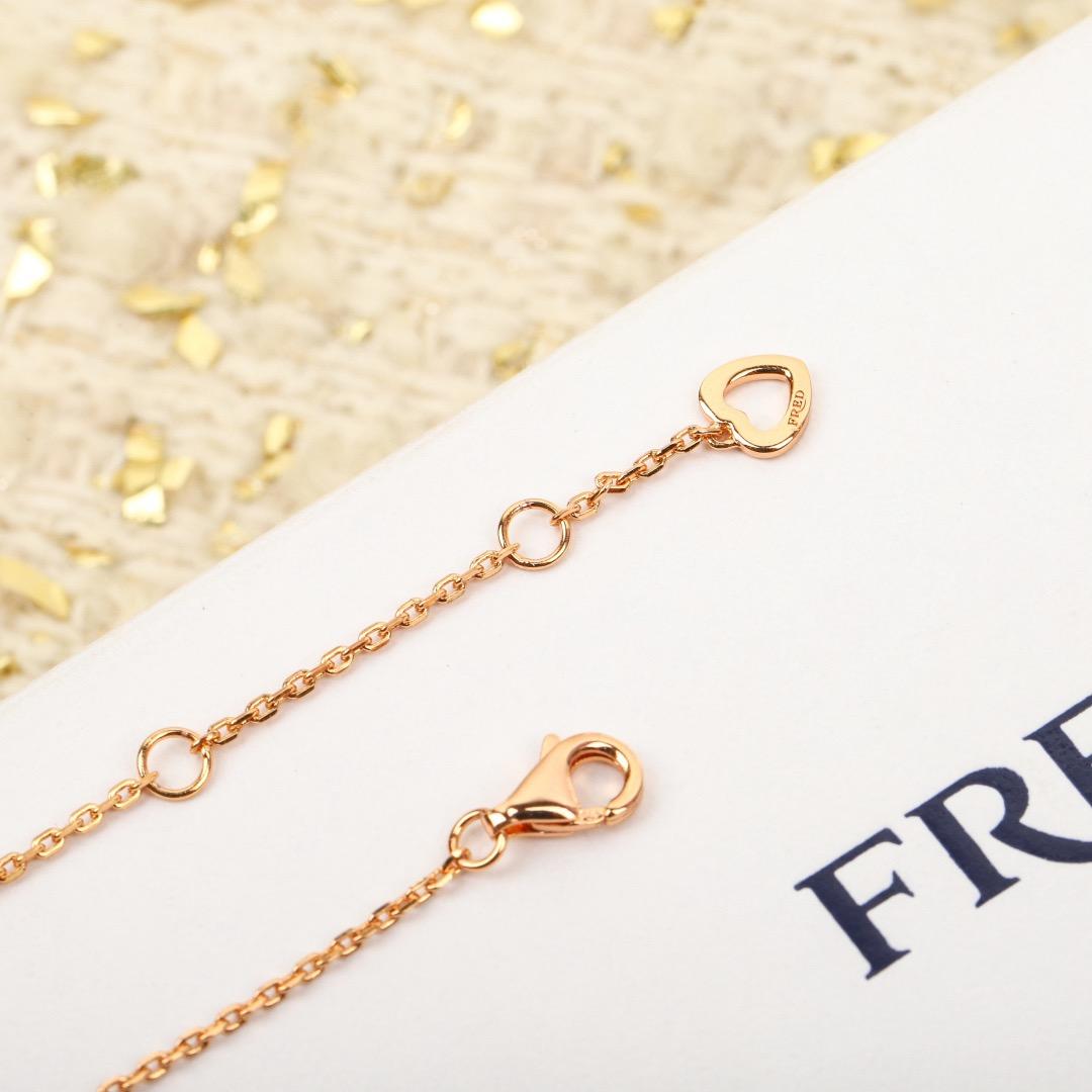 프레드 우먼 네크리스