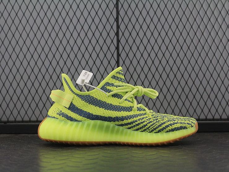 YEEZY 350 V2 세미프로즌