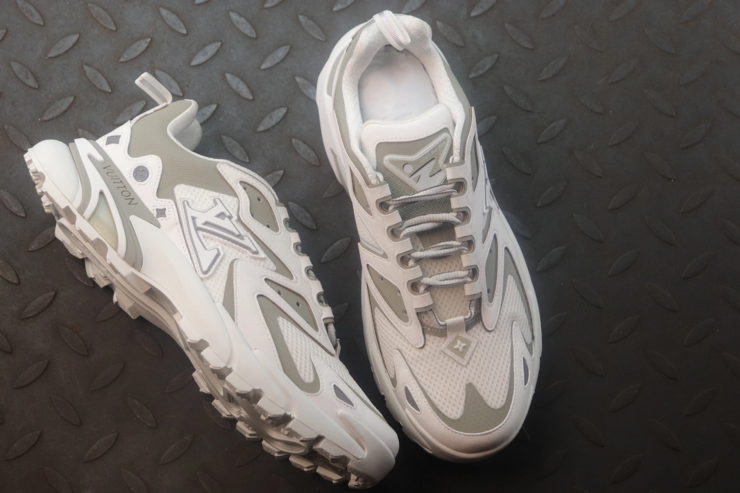 루이비통 러너 태틱 스니커즈