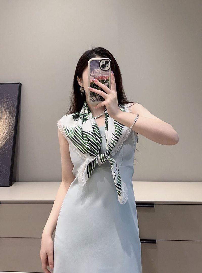 디올 스카프