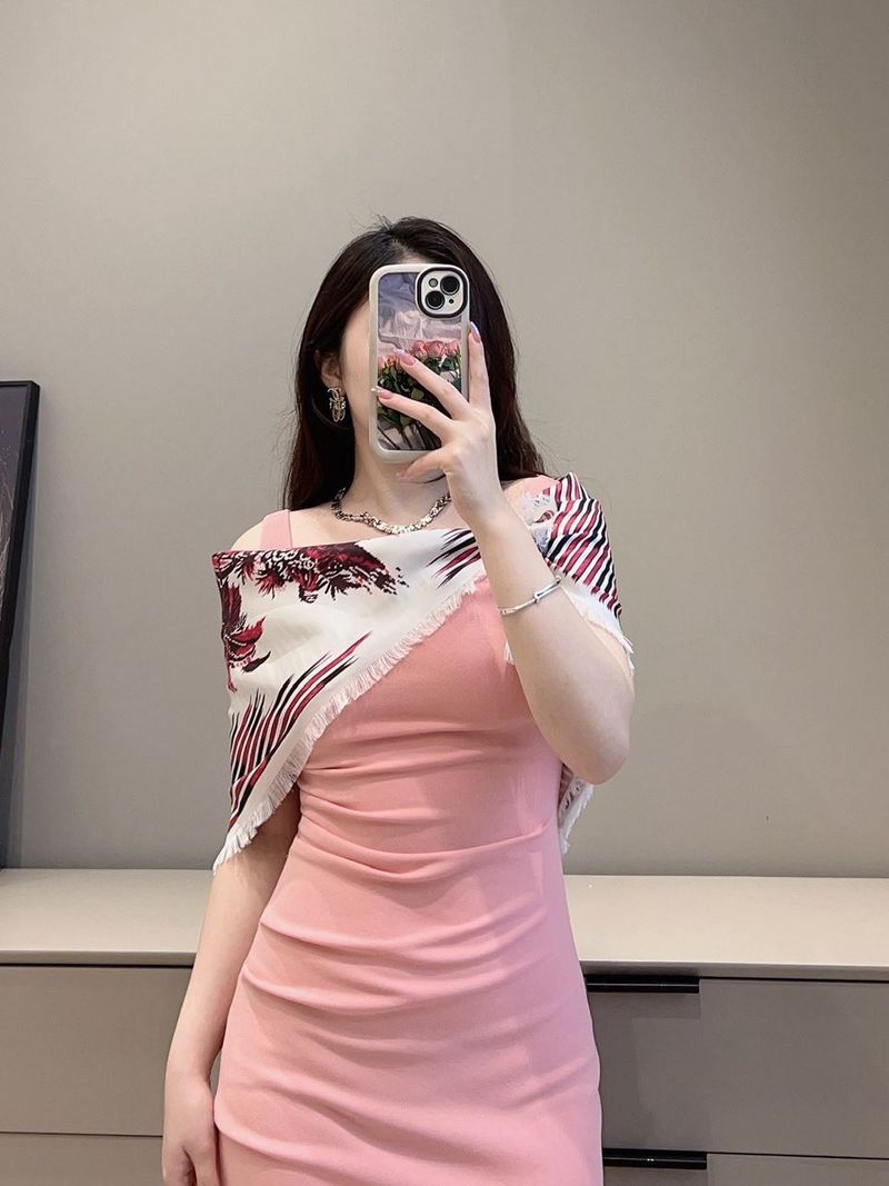 디올 스카프
