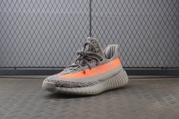 YEEZY 350 V2 벨루가 솔라레드