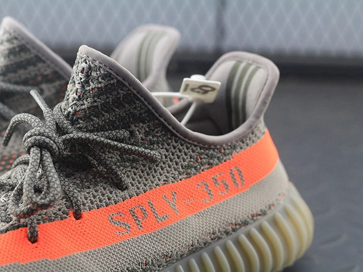 YEEZY 350 V2 벨루가 솔라레드 리플렉티브