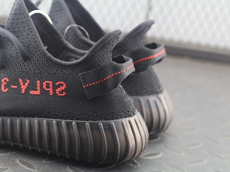 YEEZY 350 V2 브레드