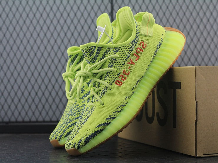 YEEZY 350 V2 세미프로즌