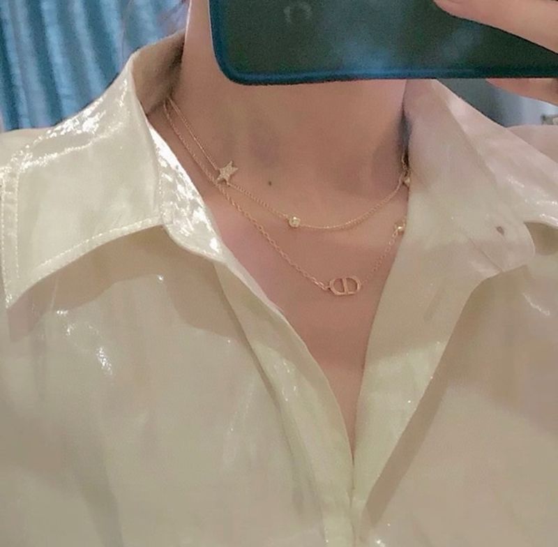 디올 목걸이