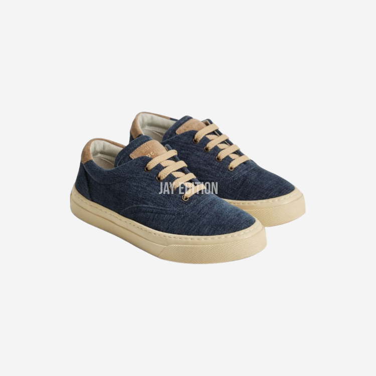 브루넬로 쿠치넬리 트윌 레이스업 스니커즈 네이비 컬러, 촘촘한 트윌 패브릭 어퍼와 클래식한 레이스업 디자인, 화이트 솔과 정교한 마감 디테일