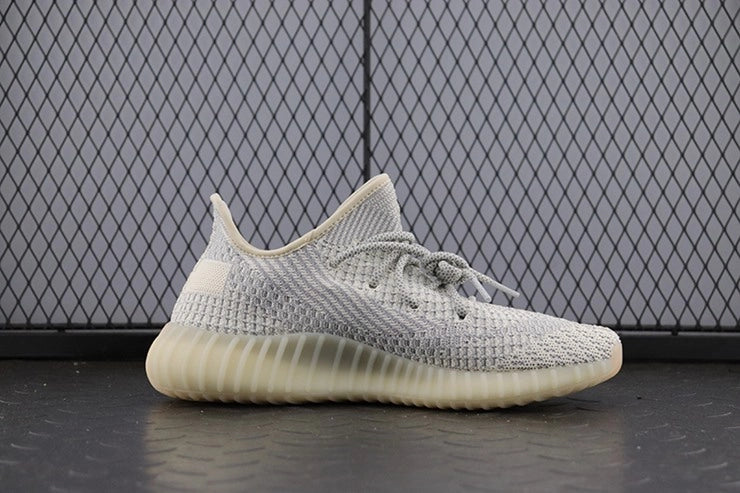 YEEZY 350 V2 룬드마크