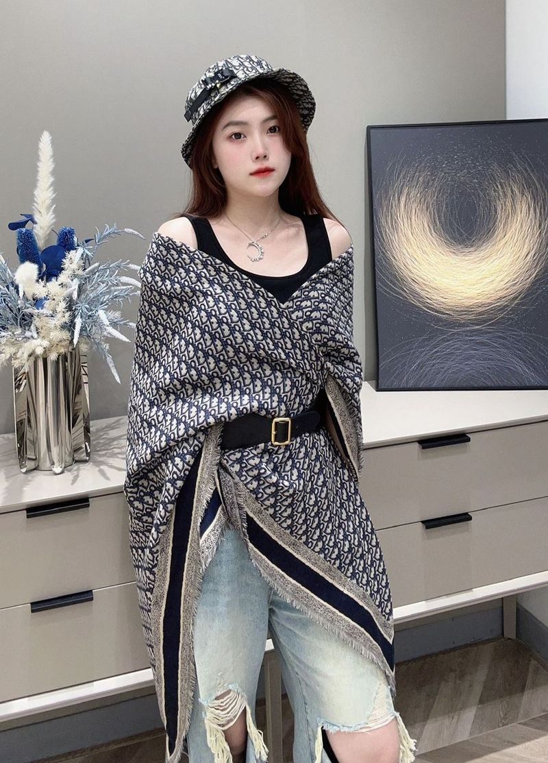 디올 스카프