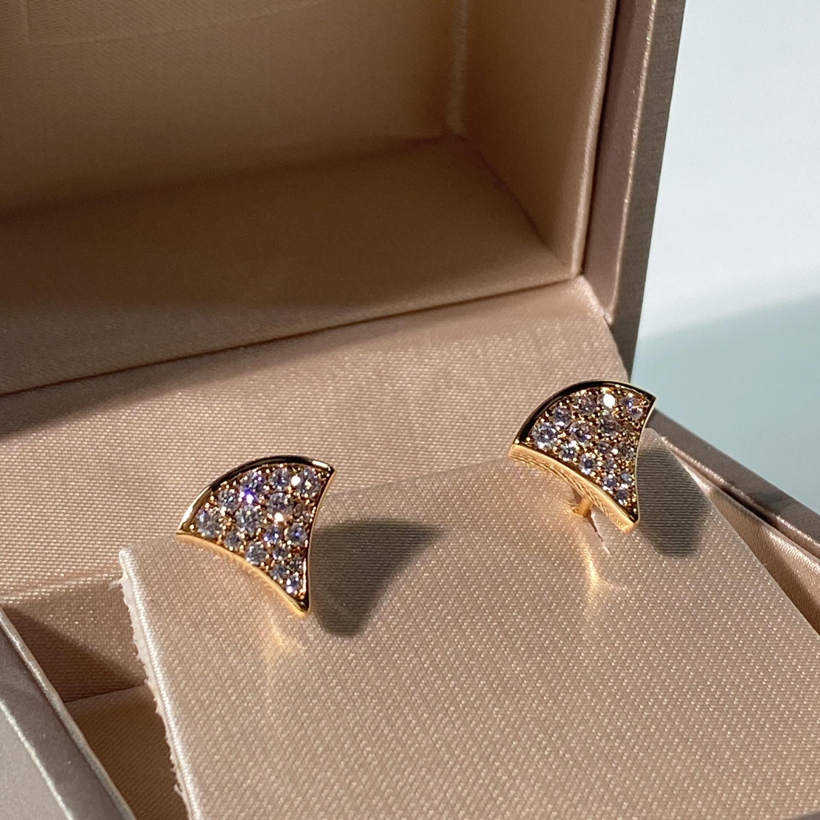 불가리 디바스 드림 미니 풀파베 이어링