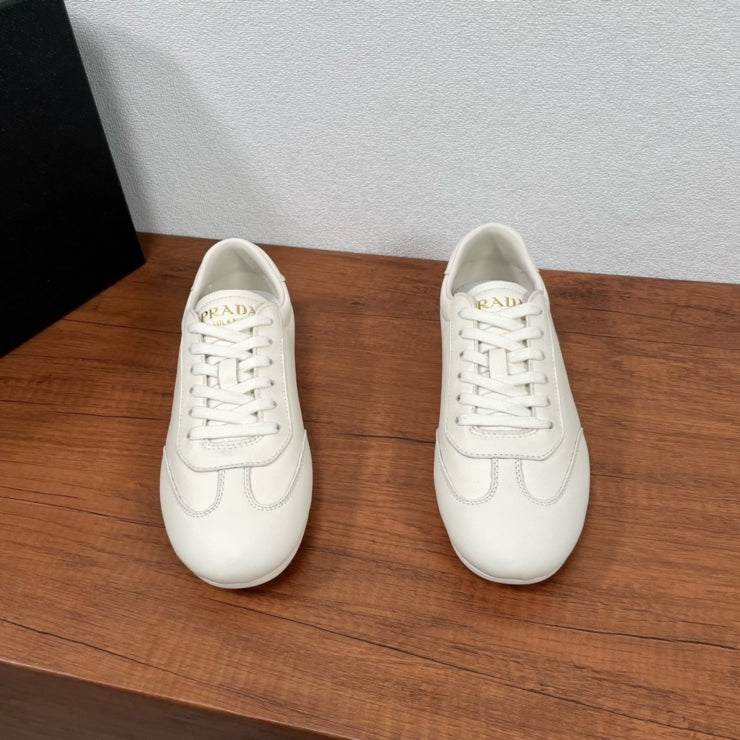 프라다 레더 스니커즈