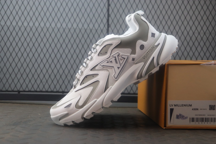 루이비통 러너 태틱 스니커즈