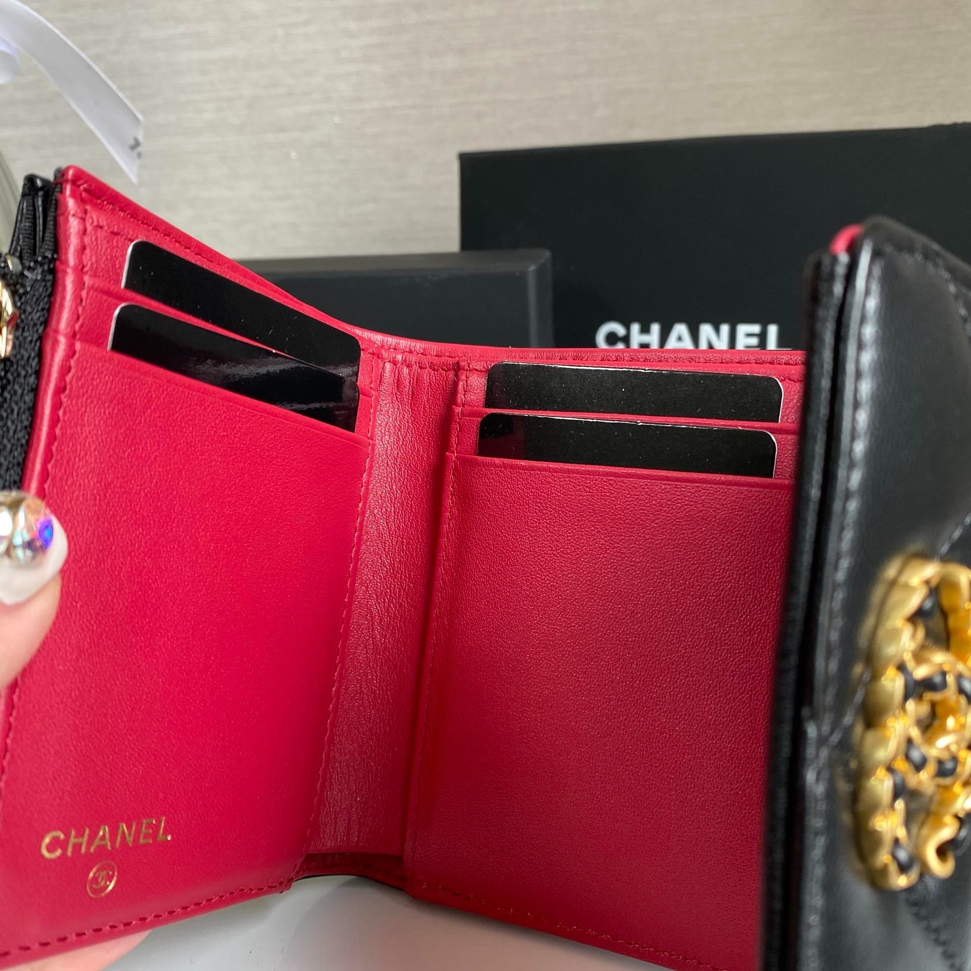 샤넬 19 반지갑