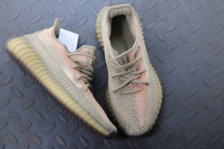 YEEZY 350 V2 샌드토프
