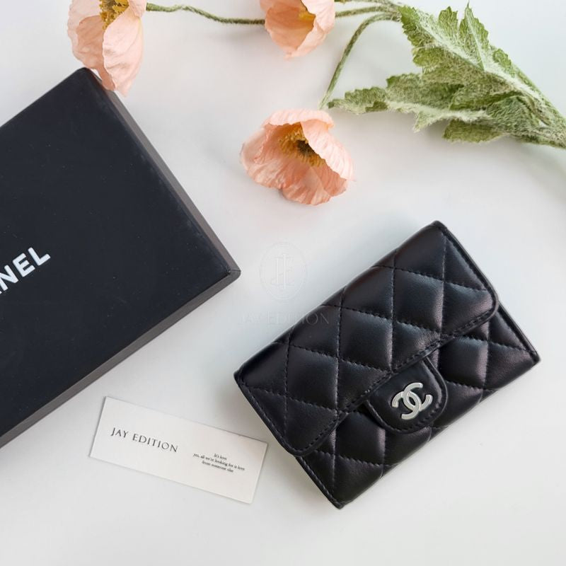 샤넬 클래식 플랩 카드지갑 램스킨