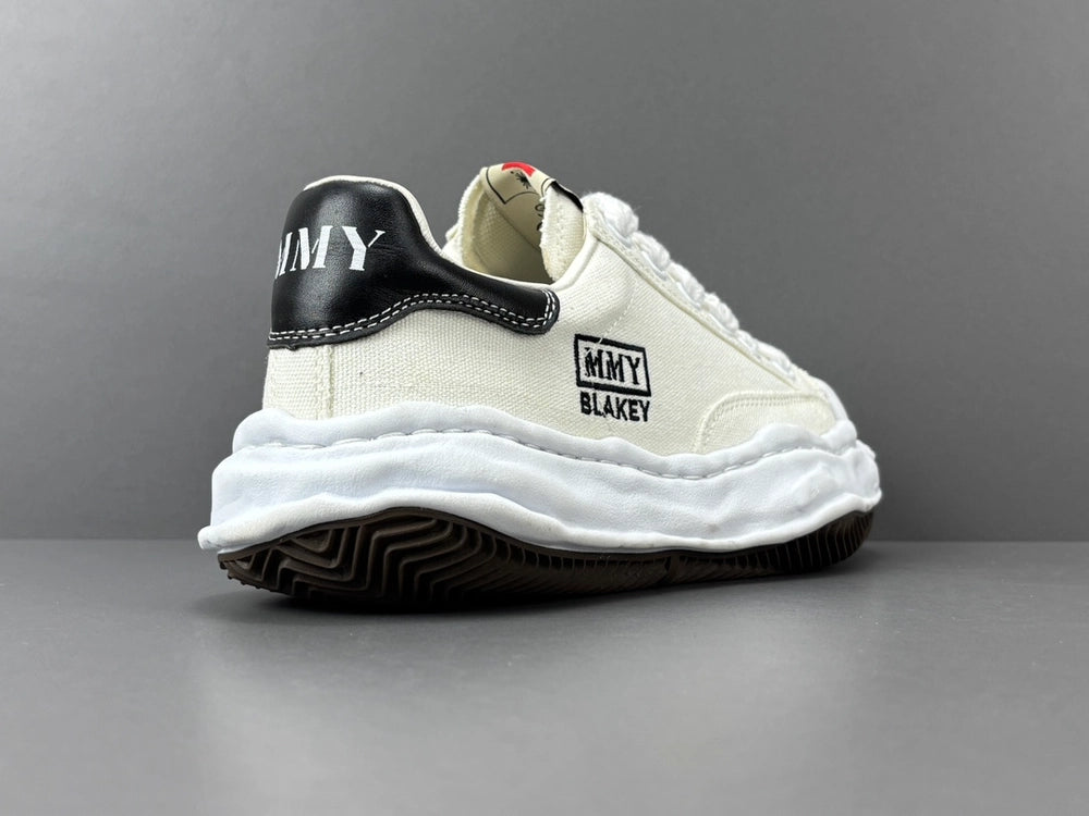 메종 미하라 야스히로 블레이키 OG 솔 캔버스 로우탑 스니커즈 화이트