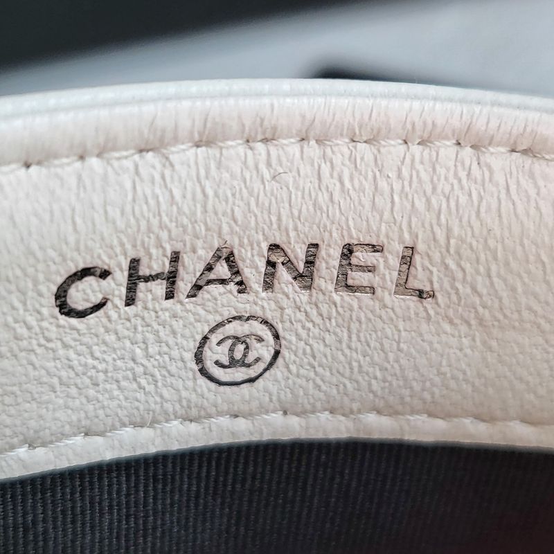 샤넬 19 카드 홀더