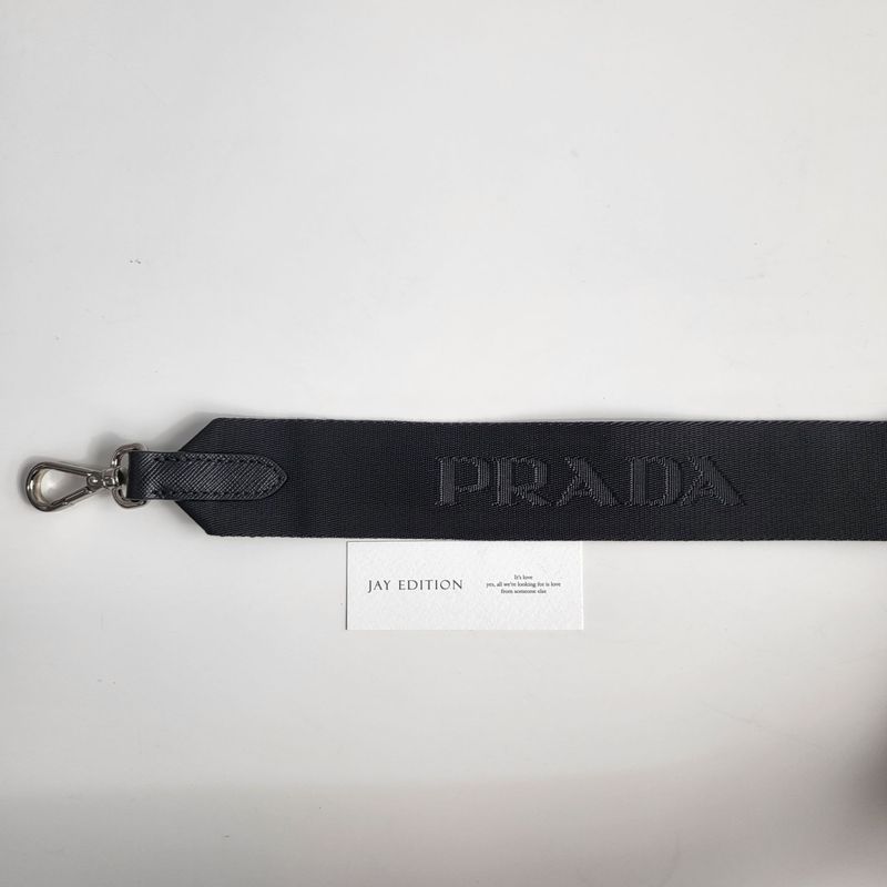 프라다 테수토 체인 호보백