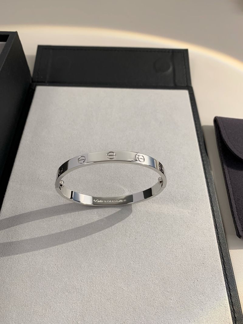 까르띠에 러브 브레이슬릿