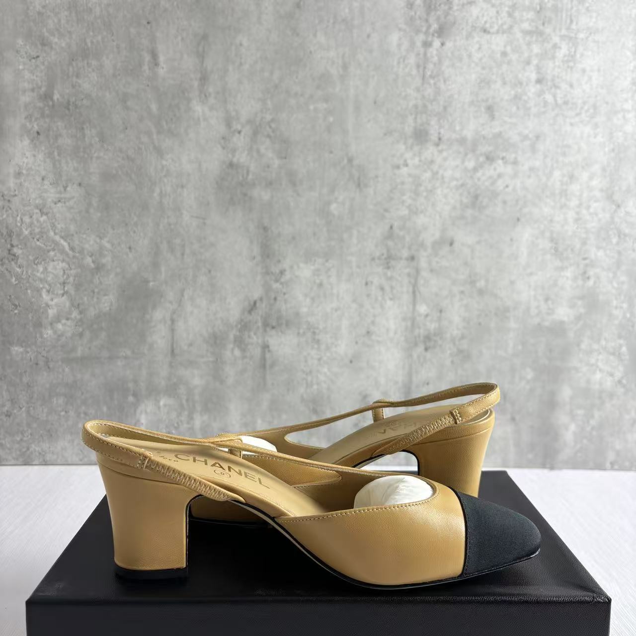 국내) 샤넬 투톤 통굽 슬링백  / 베이지  38