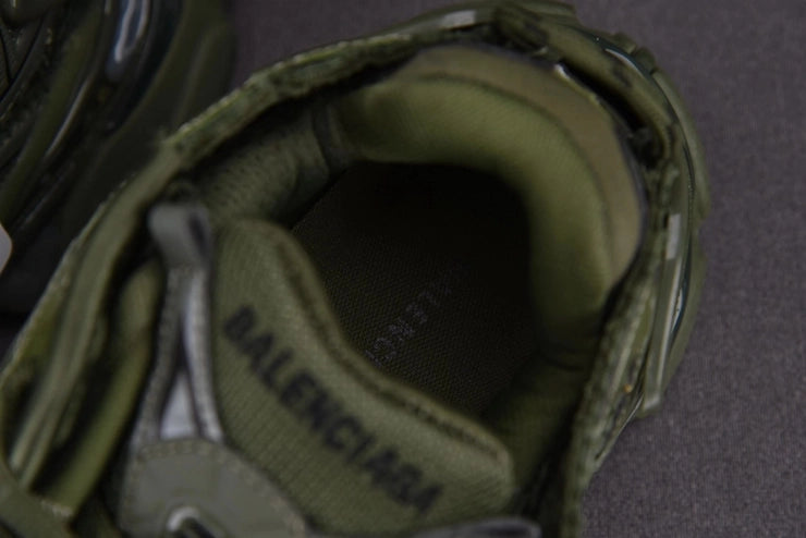 발렌시아가 러너 7 카키 스니커즈