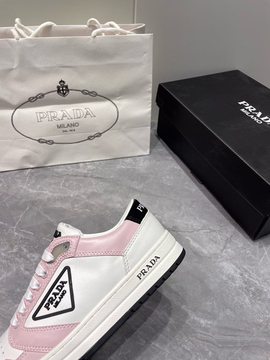 프라다 디스트릭트 스니커즈