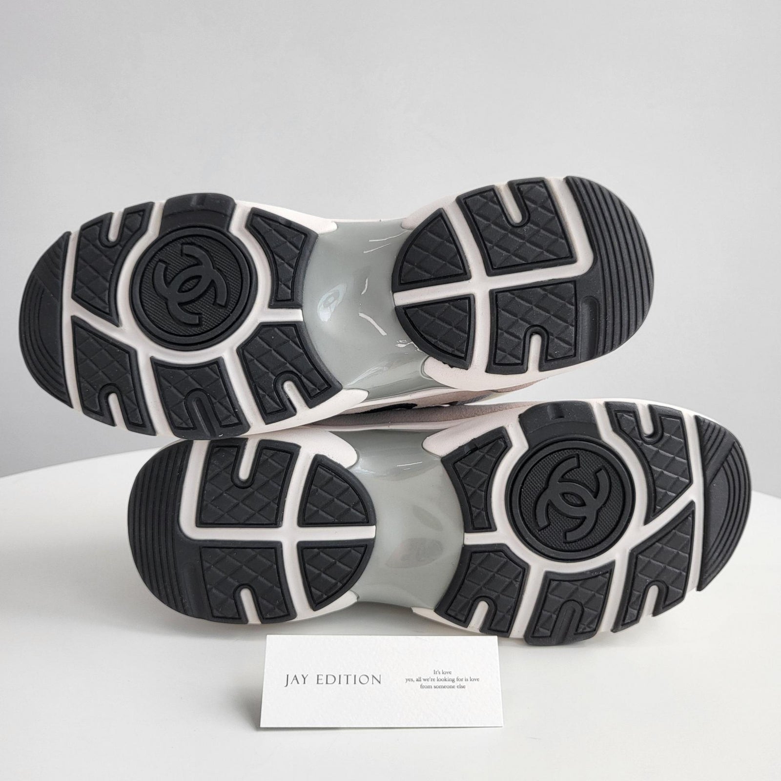 국내) 샤넬 로고 스니커즈 / 블랙 36