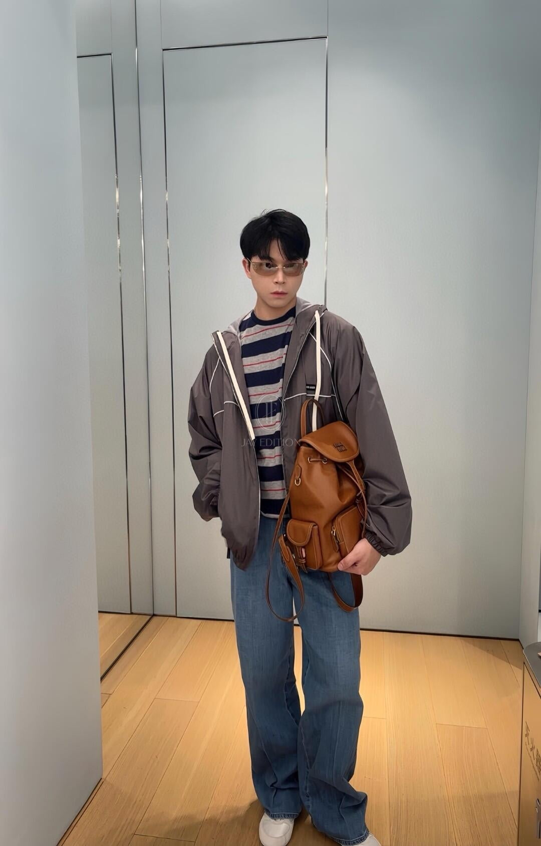 미우미우 테크니컬 실크 집 블루종 자켓 알루미늄