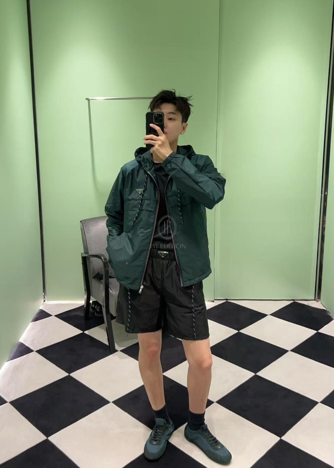 프라다 리나일론 블루종 자켓